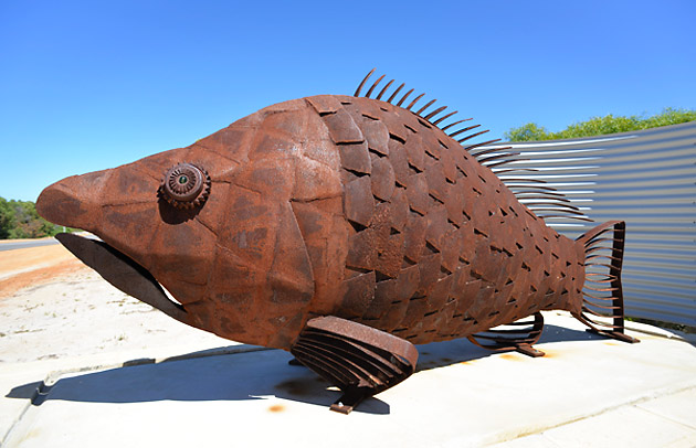 Flathead fish wire sculpture 2 - Art Lovers Australia