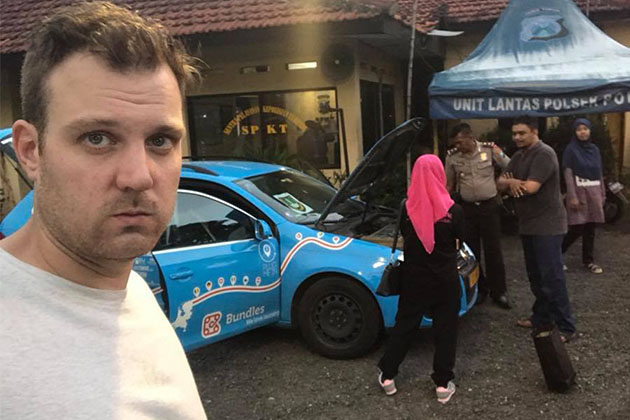 Wakker and the EV after the battery was flooded in Surabaya