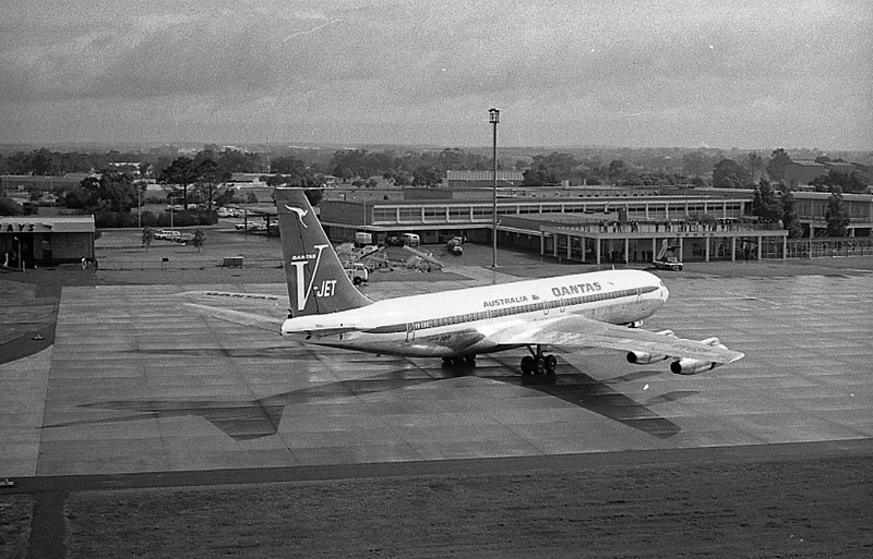 Qantas arrival 1950s