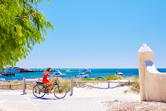 Image of cyclist at Thomson Bay