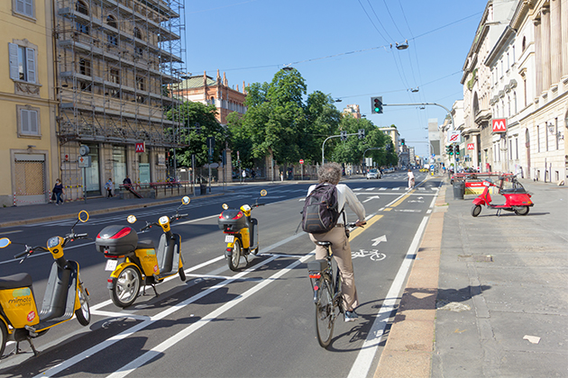 Image of cyclist in Milan