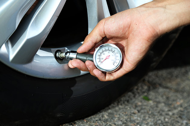 Tyre pressure gauge