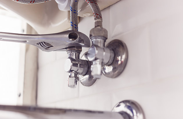 Flexihoses under a sink