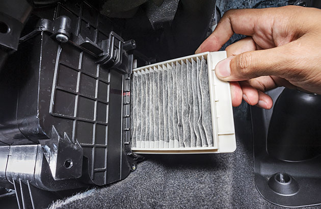Changing a car cabin air filter