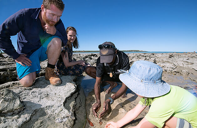 Terry Hunter with guests on his Borrgoron bush tucker tour