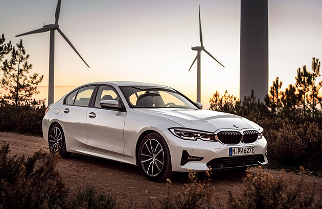 2022 BMW 330e plugin hybrid car