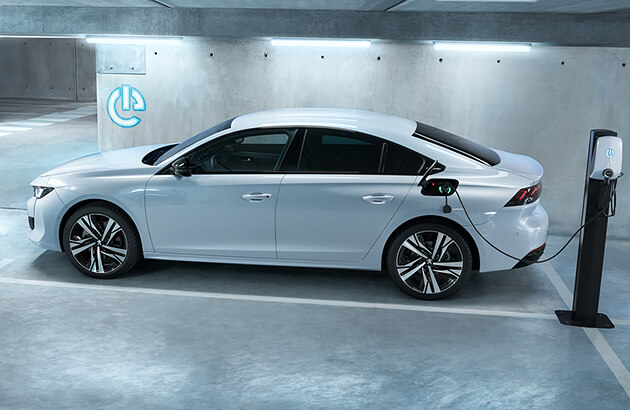 2022 Peugeot 508 PHEV plug in hybrid car