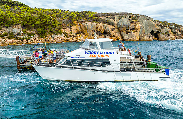Woody Island Eco Tour boat taking passengers to Woody Island jetty