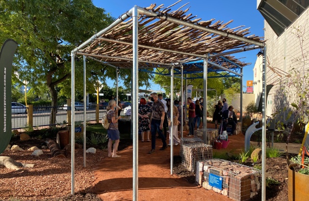 Outdoor alfresco near library