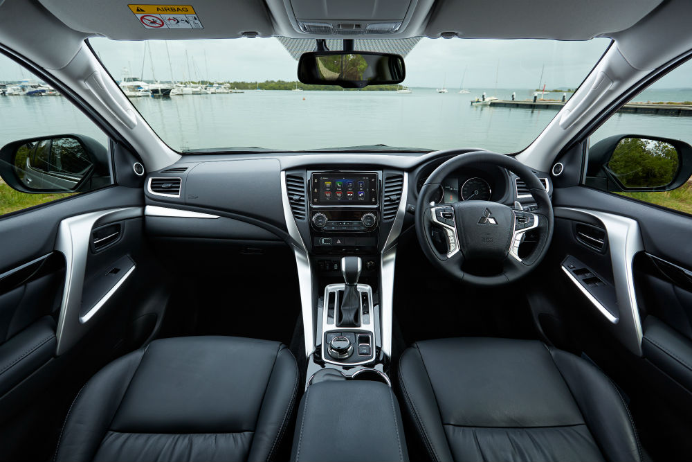 Mitsubishi Pajero Sport GLS interior features