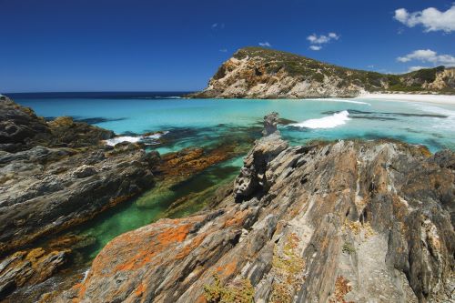 A beautiful, rugged shore and remote beach in Fritzgerald River National Park 